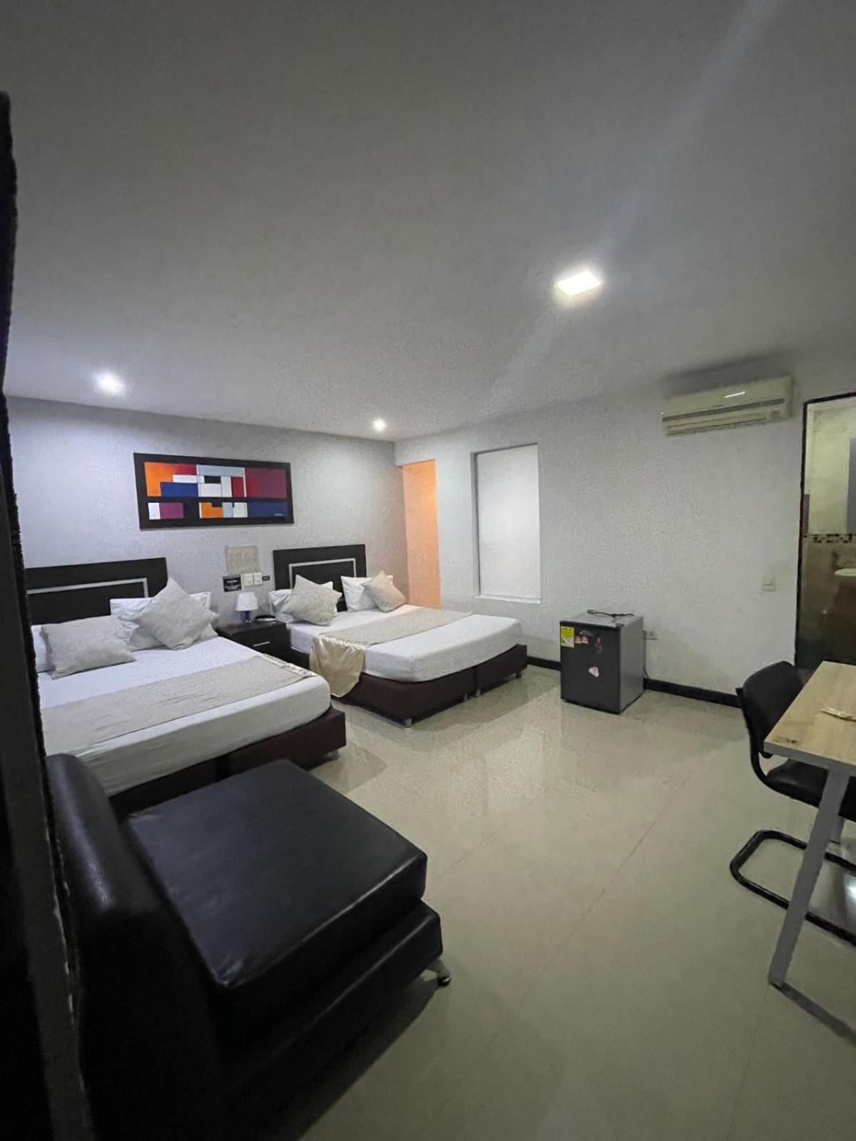 Hotel Plaza Norte カリ エクステリア 写真