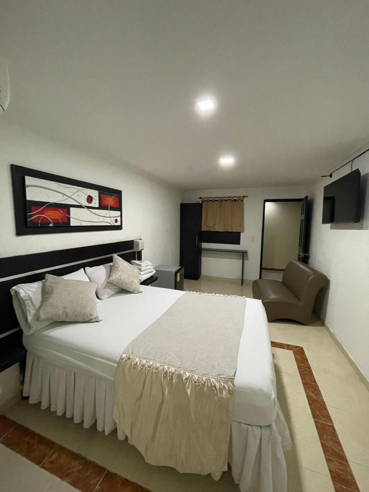 Hotel Plaza Norte カリ エクステリア 写真